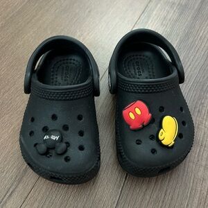Crocs Toddler Classic Clogs - Black - Disney Mickey Mouse Jibbitz - Size 4c